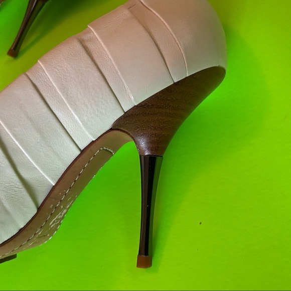 BCBG Max Azria bumps - Picture 4 of 7